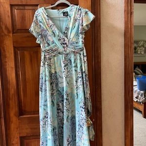 Adrianna Papell Formal dress (mid-shin to floor length)